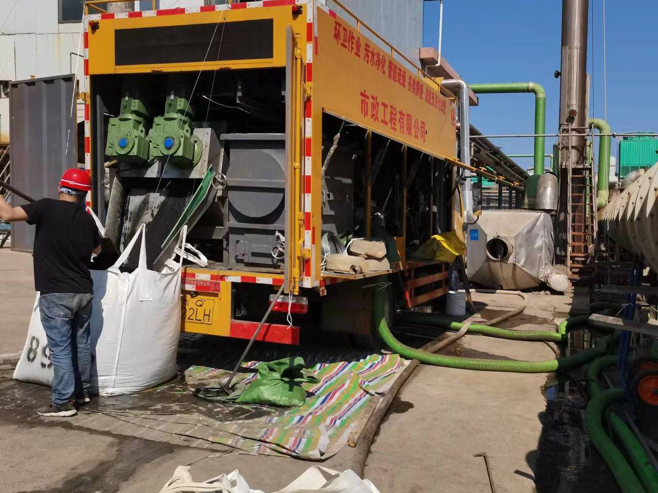 常熟淤泥压干处理